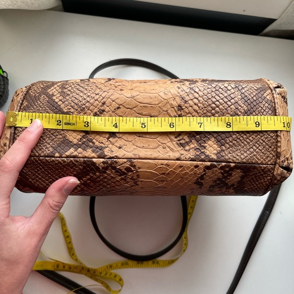 Coach Minetta Python Embossed Leather
Satchel / crossbody - Picture 13 of 15